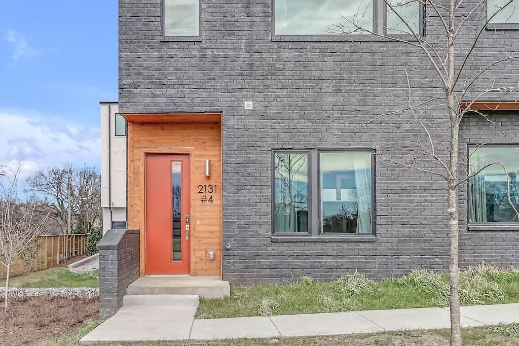 Holiday home 2 Townhomes - Sleeps 24-rooftop Patios Nashville