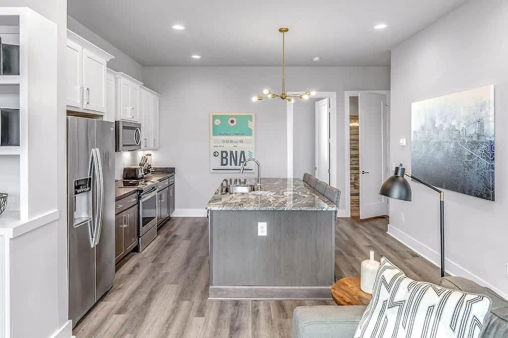 2 Townhomes - Sleeps 24-rooftop Patios Holiday home
