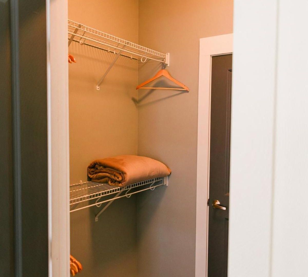 Modern Germantown - Walkable, Quiet & *
