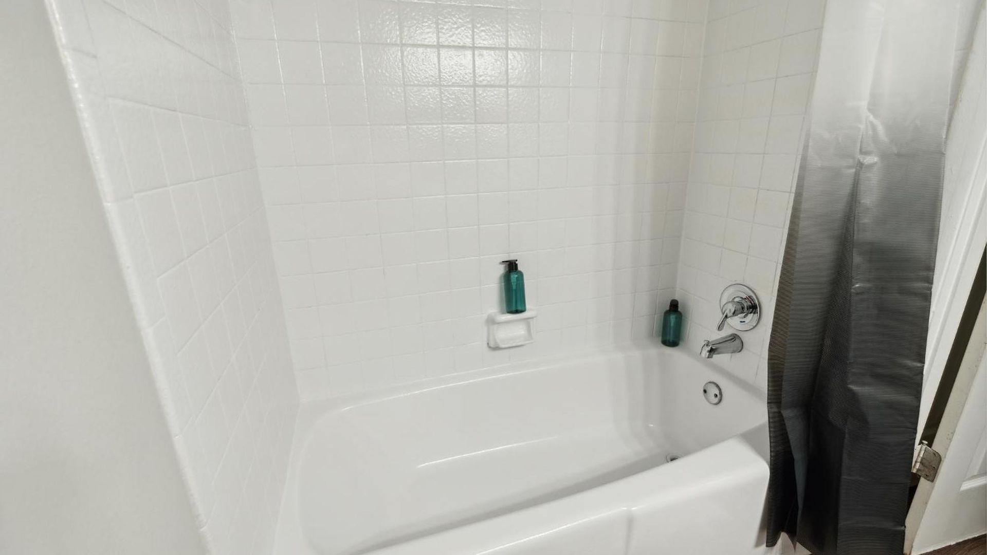 Brentwood A2 I Cozy & Comfy I 2bd I Free Parking
