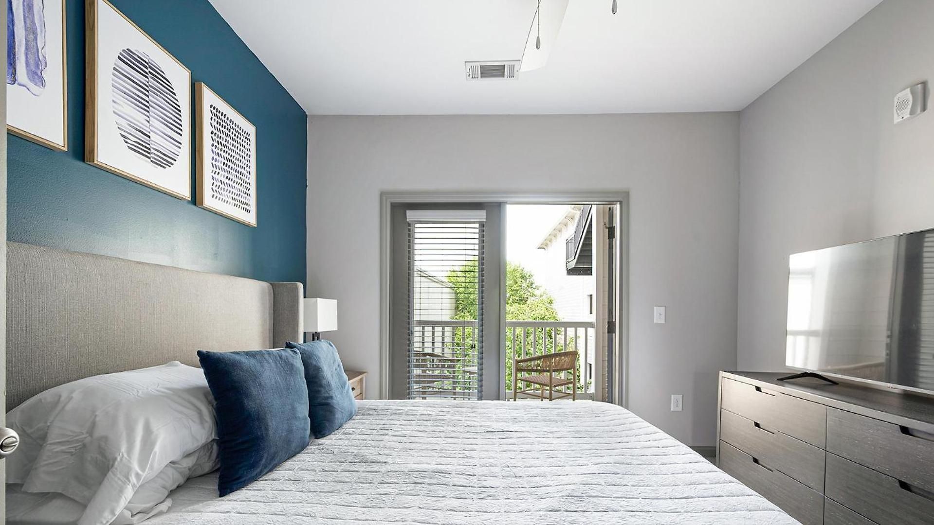 Landing - The Flats At Walden Grove Apartment *