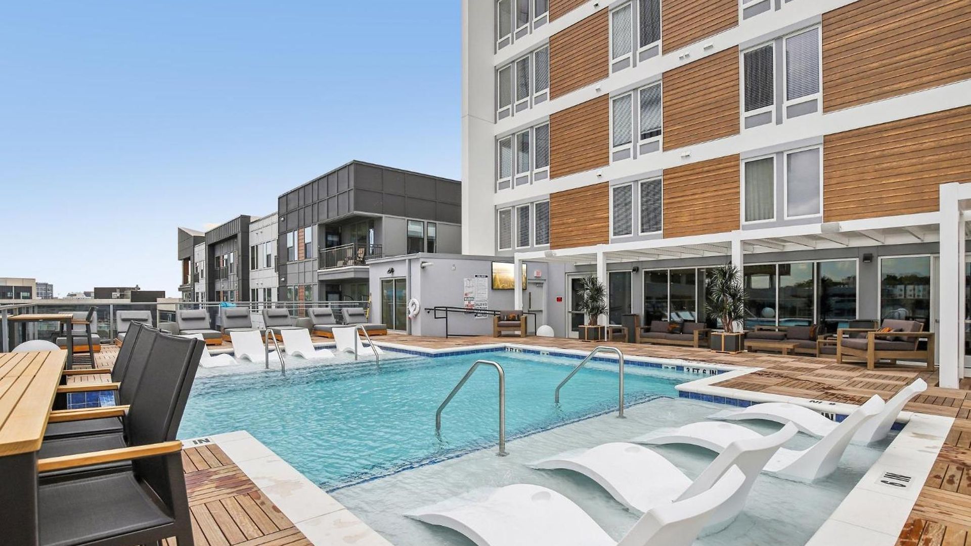 Skyline Views & Poolmins To Vanderbilt * Nashville
