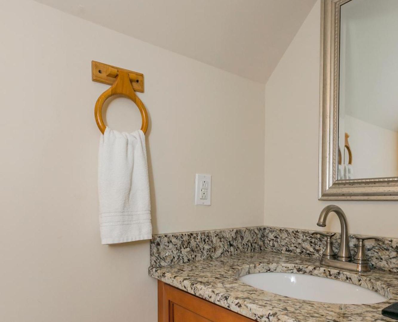 Huge For Groups Near Downtown Nashville