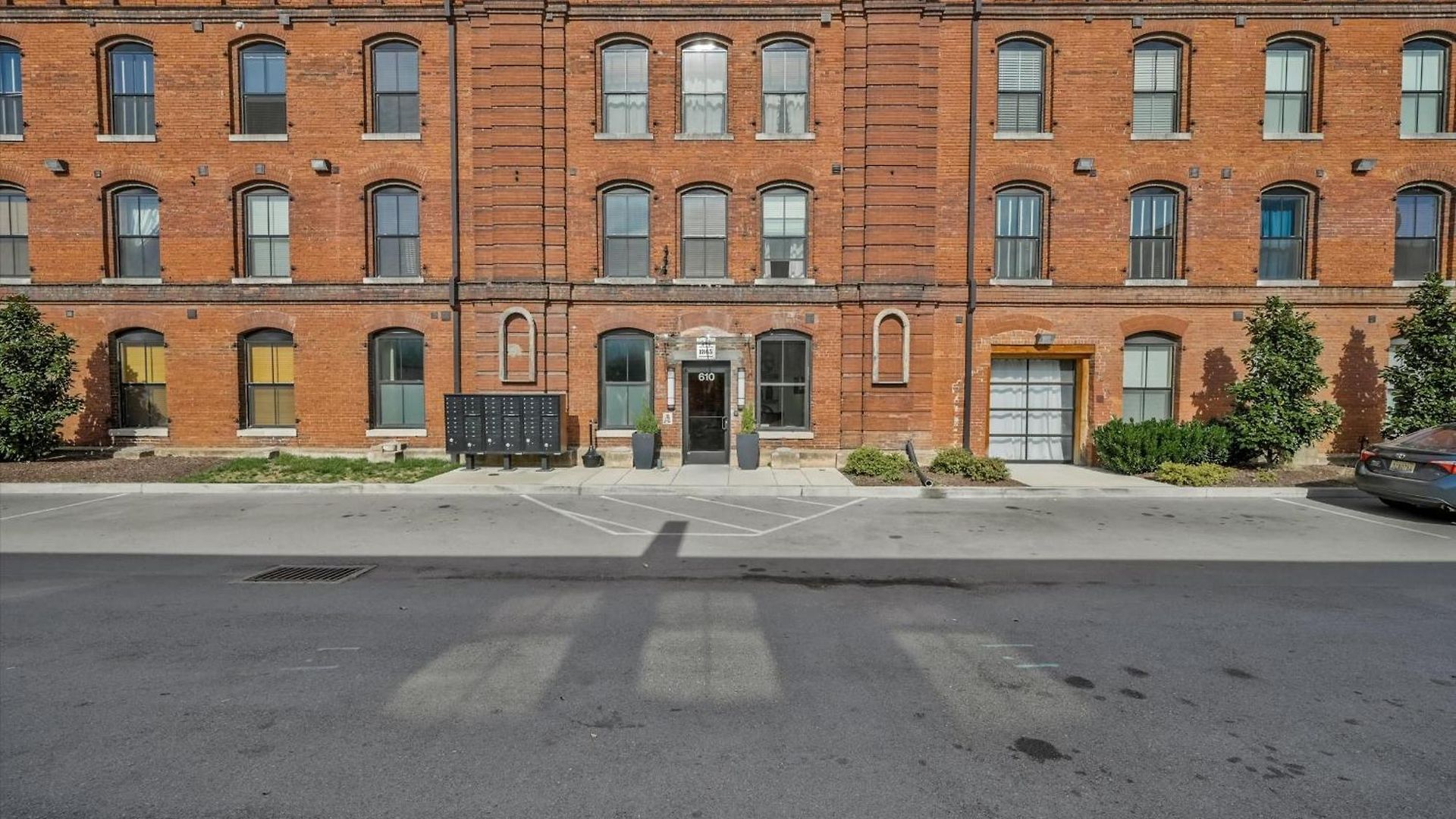 Luxe Loft With Speakeasy Parking And 2 Mi To Broadway