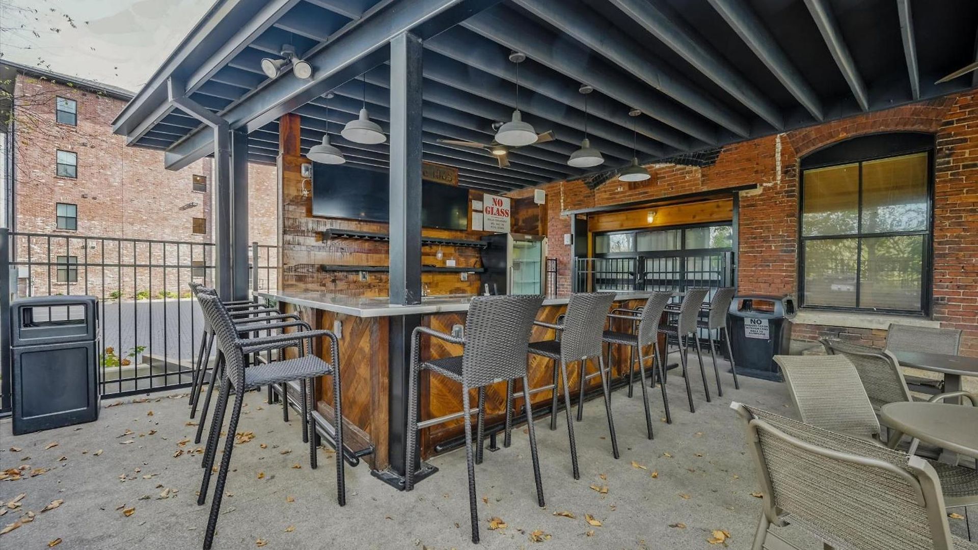 Luxe Loft With Speakeasy Parking And 2 Mi To Broadway Apartment *