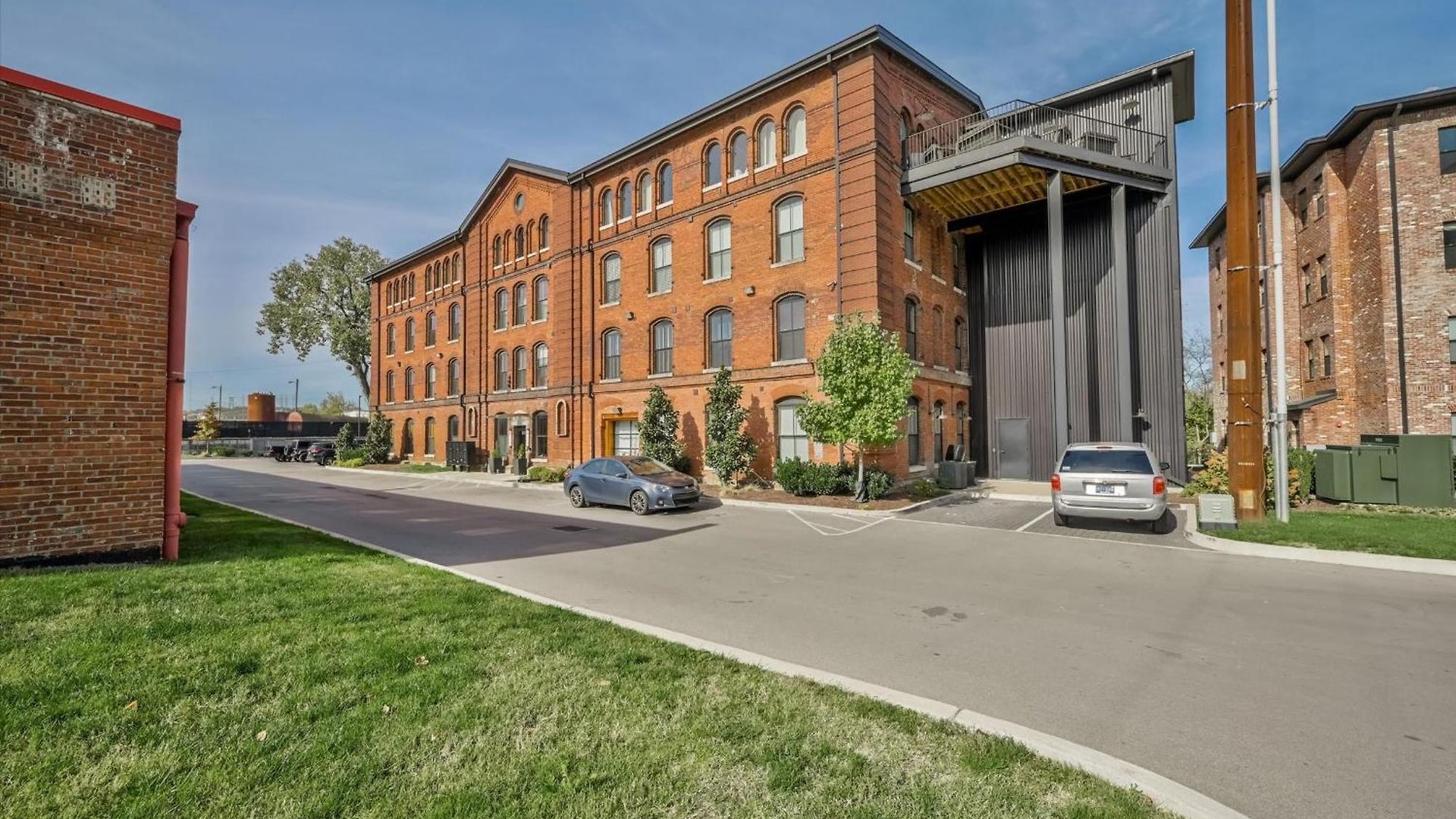 Luxe Loft With Speakeasy Parking And 2 Mi To Broadway