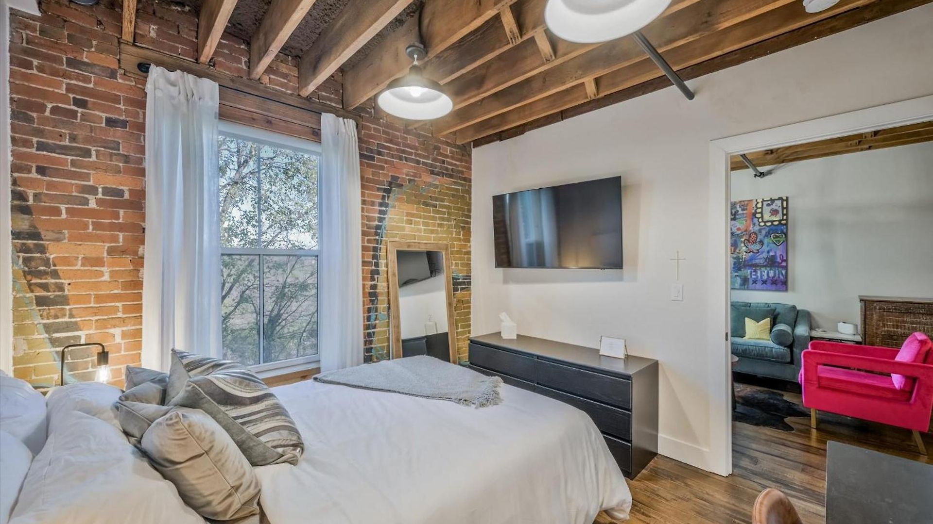 Luxe Loft With Speakeasy Parking And 2 Mi To Broadway Nashville