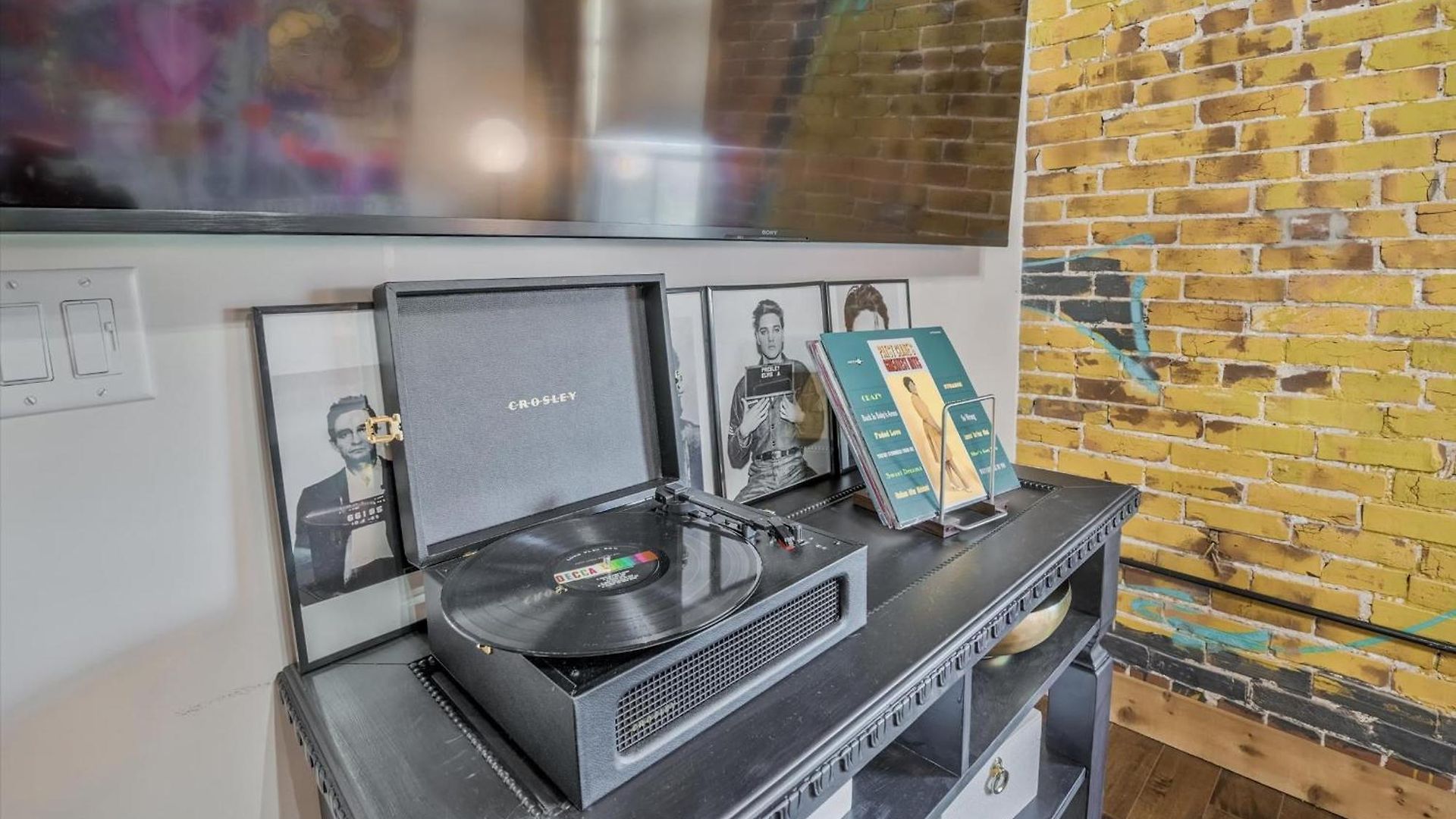 Luxe Loft With Speakeasy Parking And 2 Mi To Broadway