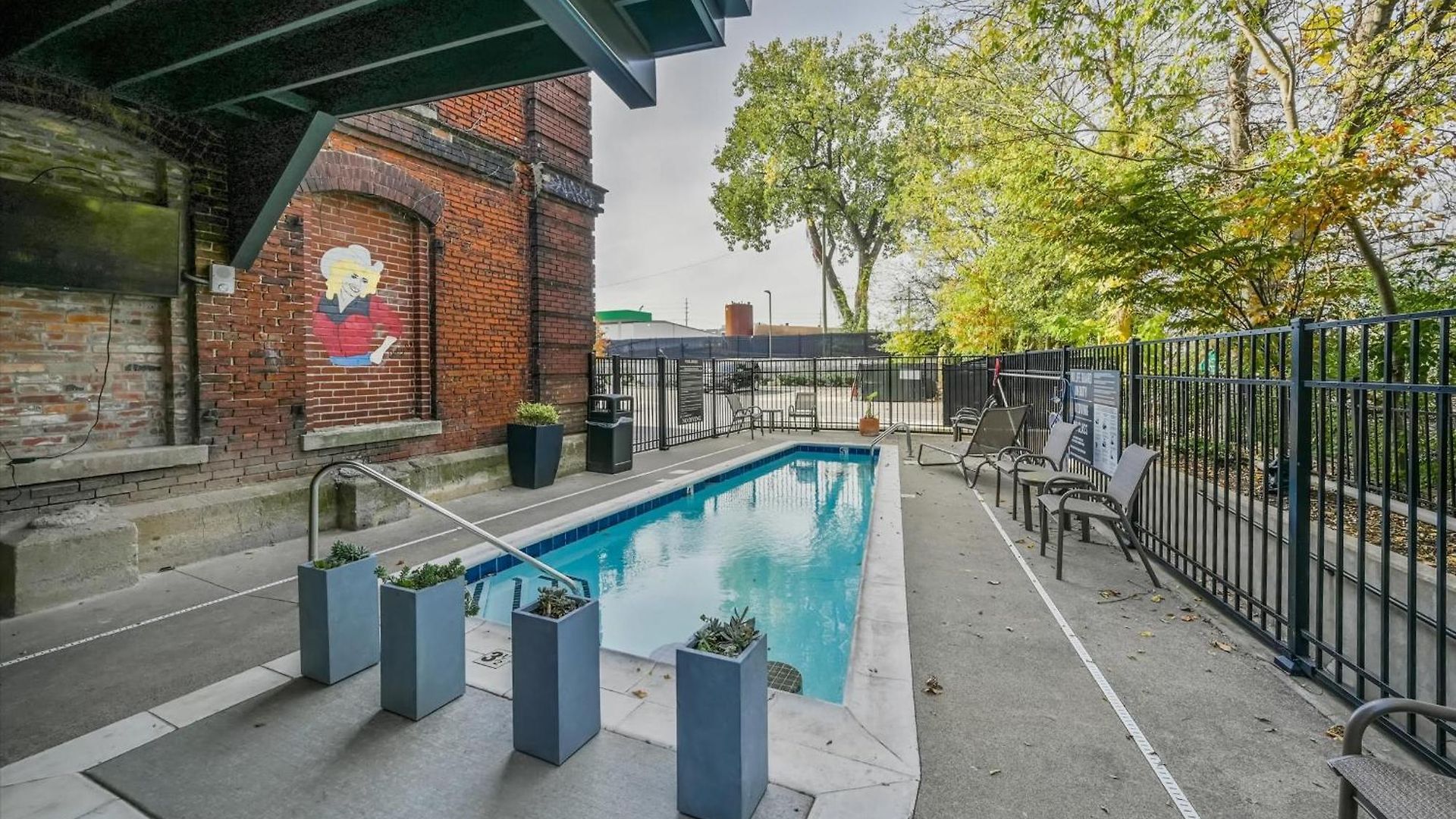 Apartment Luxe Loft With Speakeasy Parking And 2 Mi To Broadway