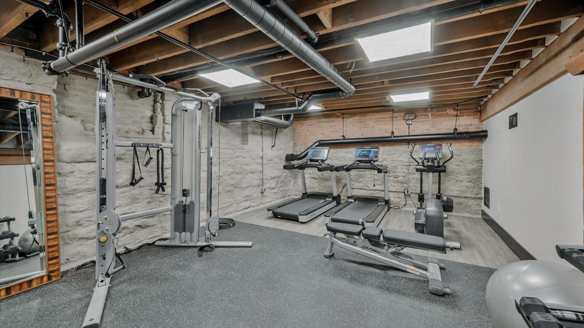 Luxe Loft With Speakeasy Parking And 2 Mi To Broadway Apartment *