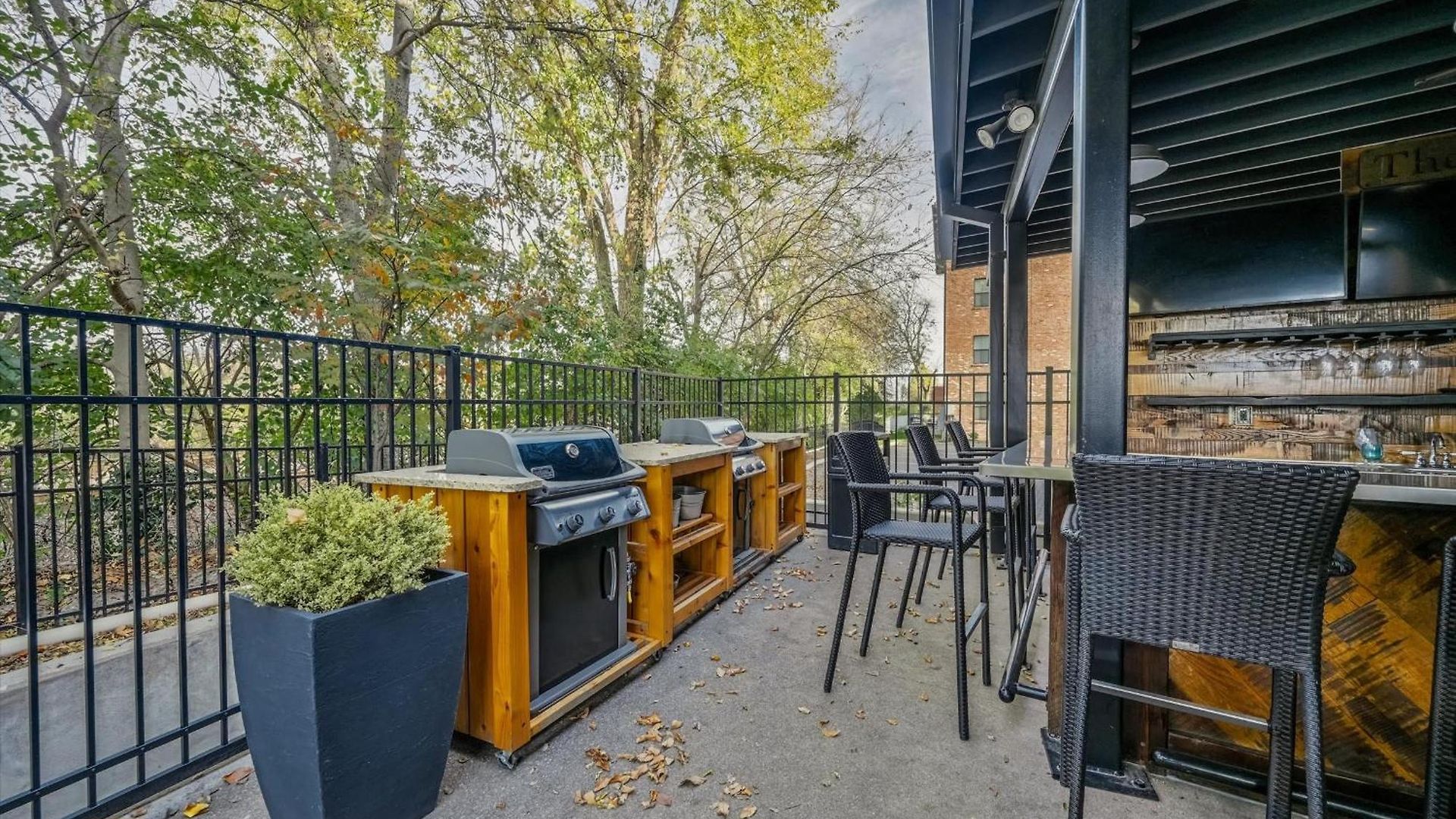 Luxe Loft With Speakeasy Parking And 2 Mi To Broadway * Nashville