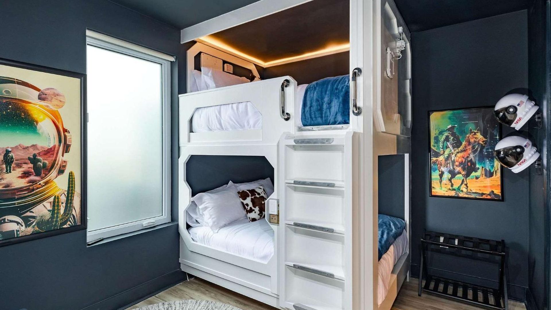 Apartment Space Cowboy Launchpad 1 Mile To Broadway