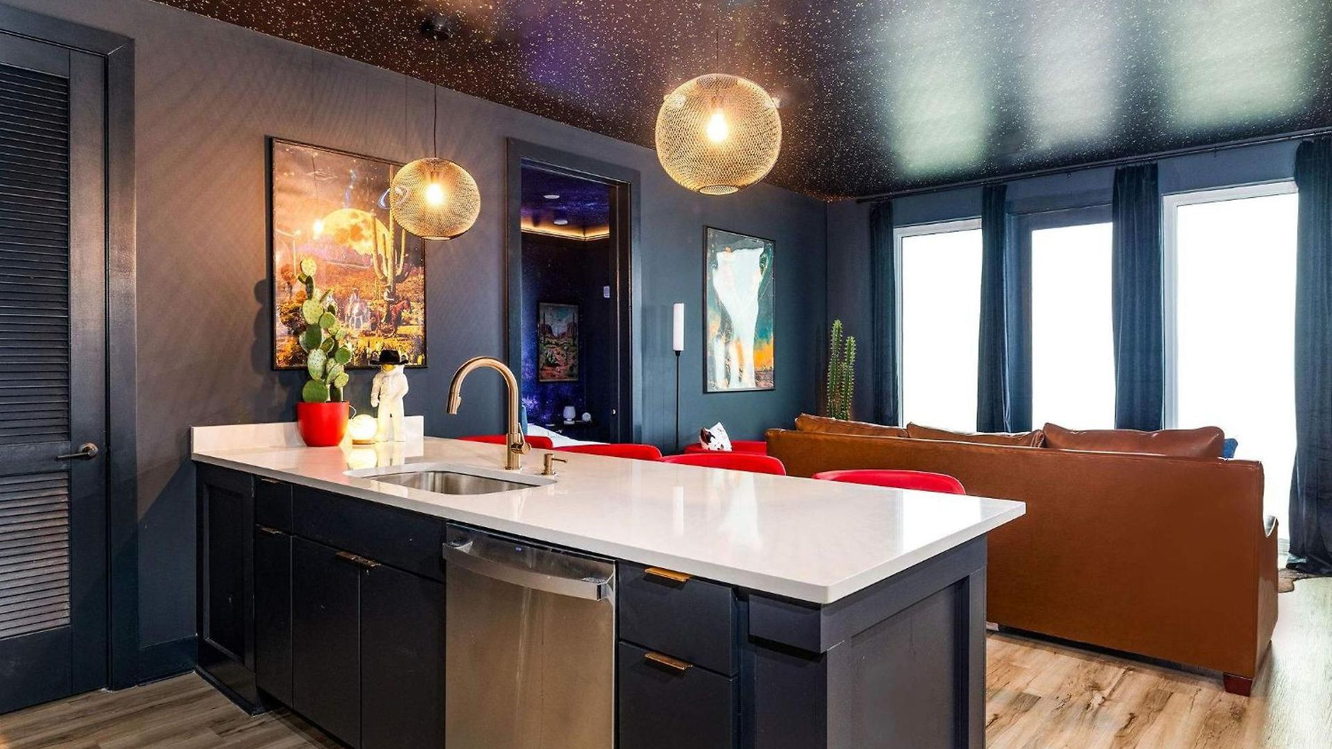Space Cowboy Launchpad 1 Mile To Broadway Apartment Nashville