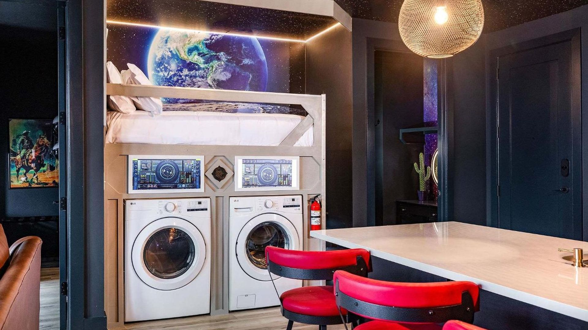 Apartment Space Cowboy Launchpad 1 Mile To Broadway *