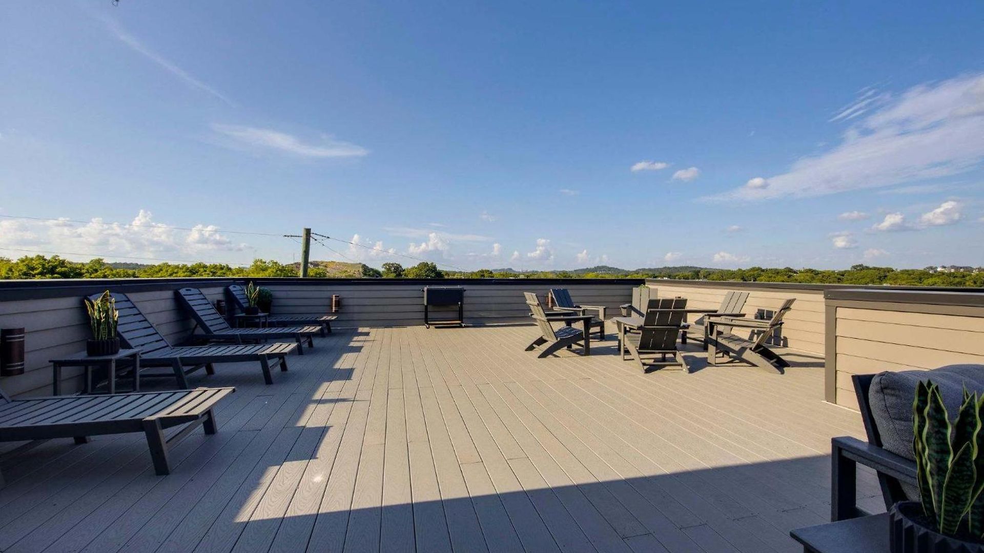 Modern Stunner 5 Min To Dt Hot Tub Rooftop Views Holiday home *