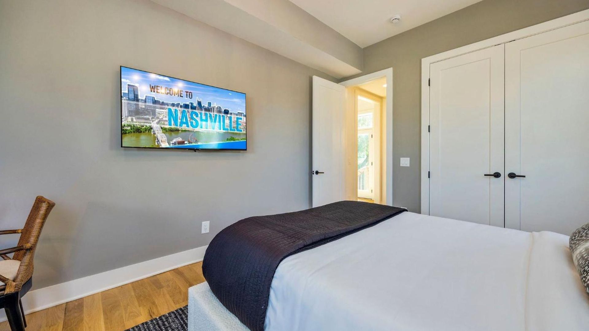Modern Stunner 5 Min To Dt Hot Tub Rooftop Views