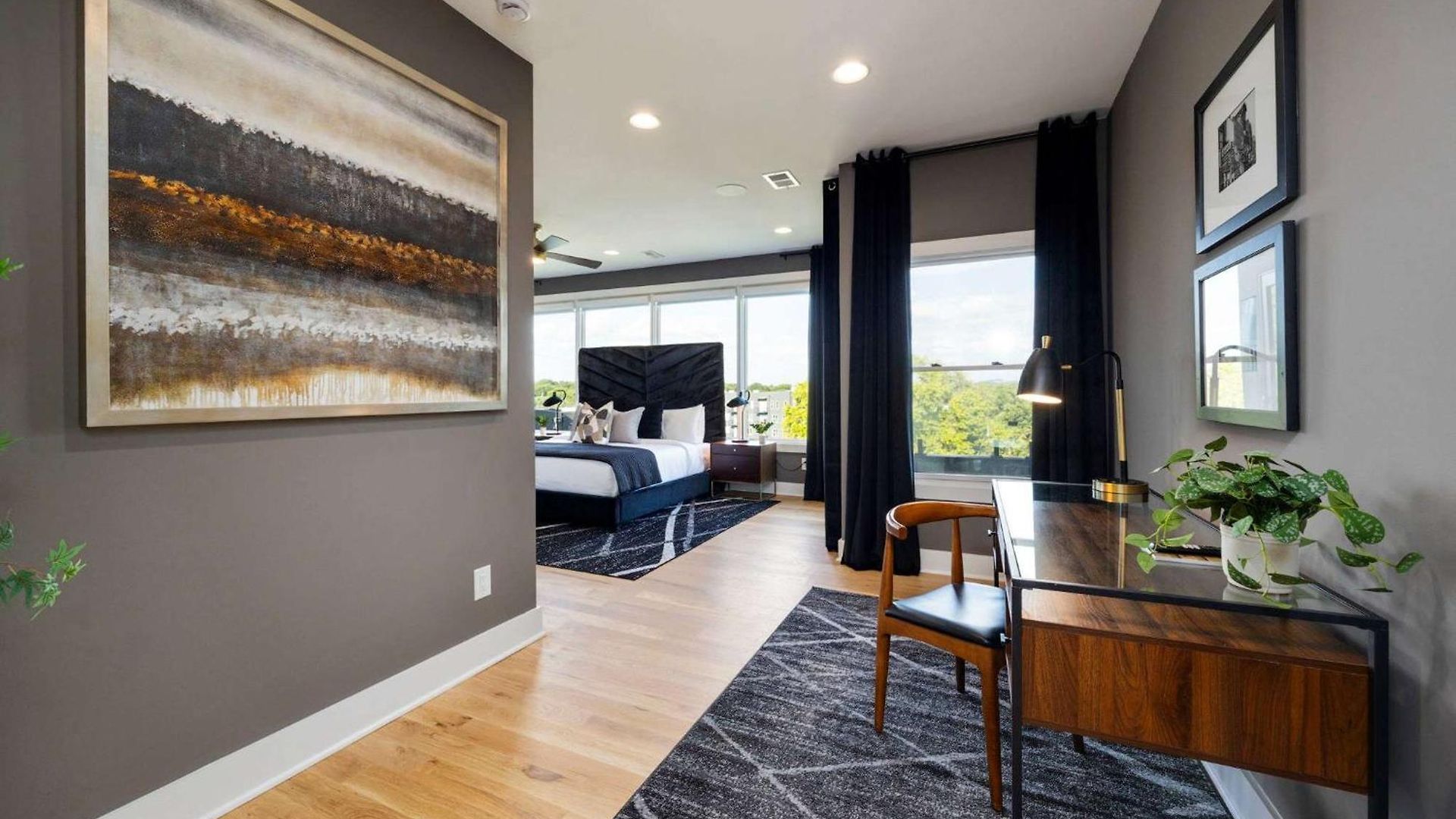 Modern Stunner 5 Min To Dt Hot Tub Rooftop Views Holiday home