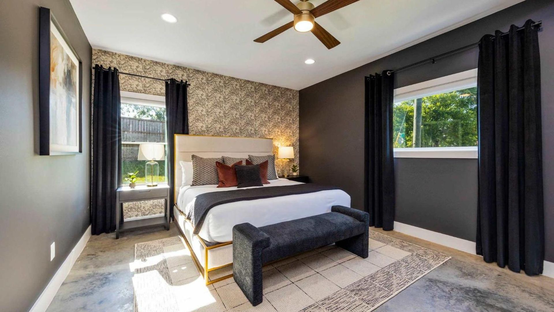 Holiday home Modern Stunner 5 Min To Dt Hot Tub Rooftop Views Nashville