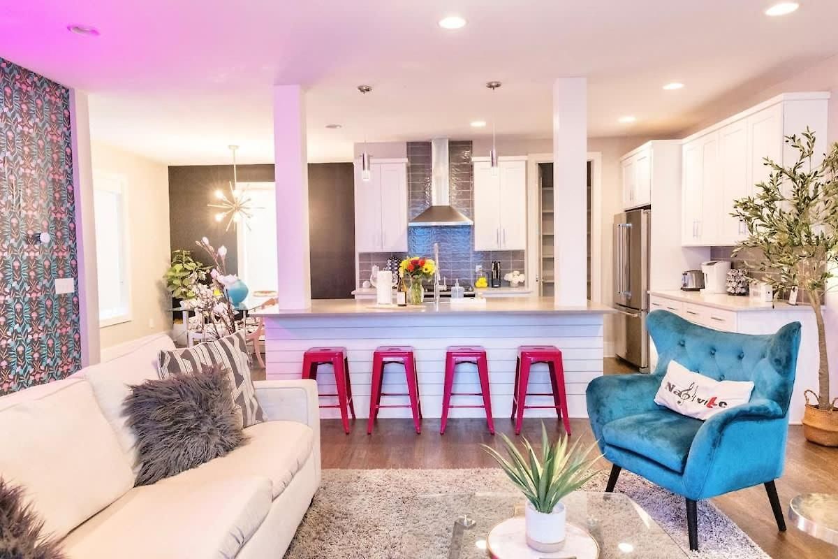Rooftop Vibes Close To Broadway Holiday home