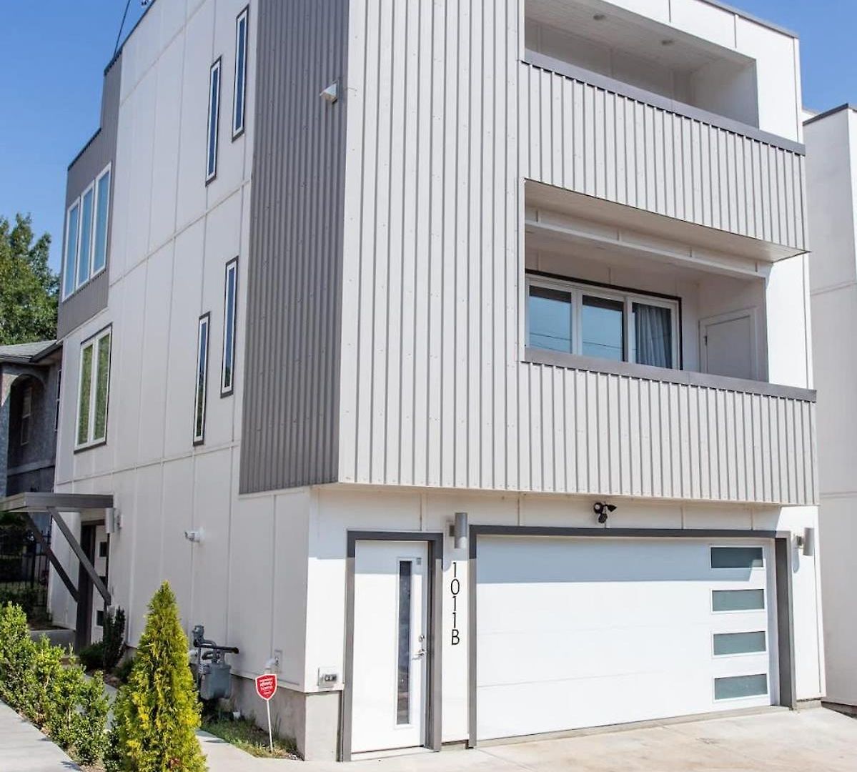 Holiday home Rooftop Vibes Close To Broadway *