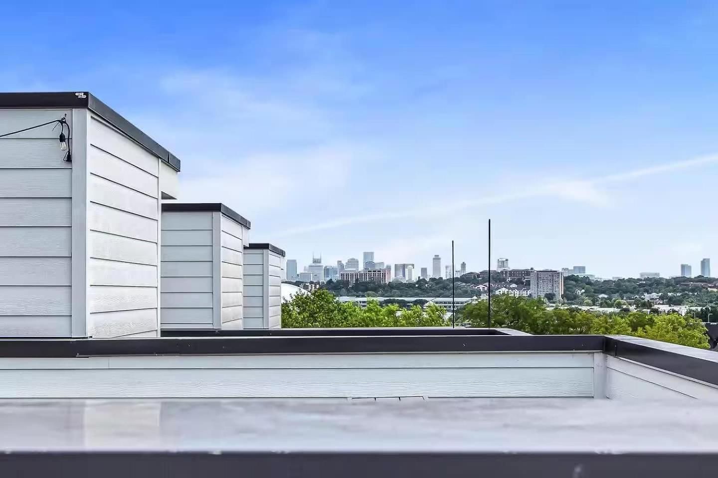 Holiday home Private Rooftop Oasis - 2 Homes