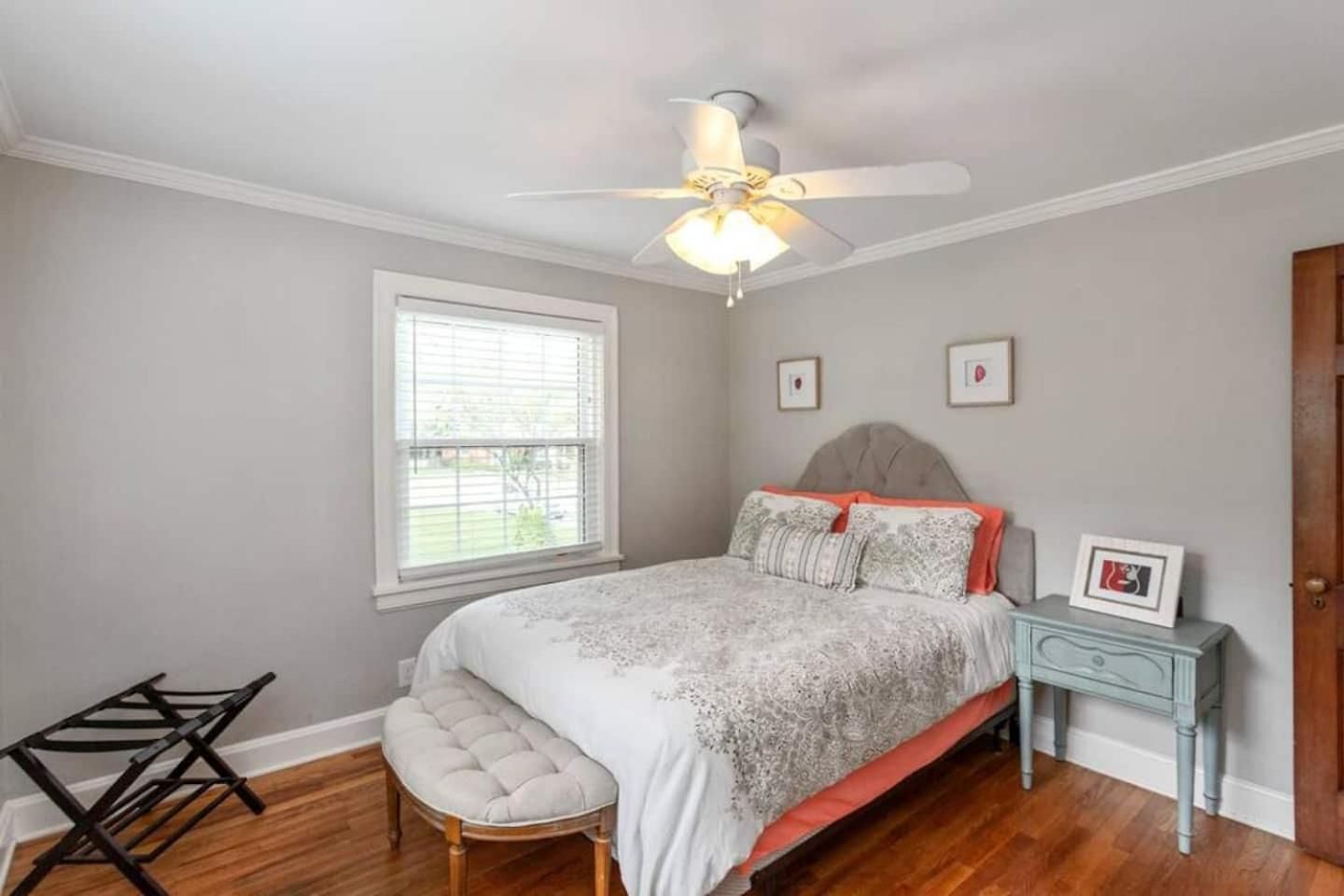 Nashville's Cumberland Holiday home