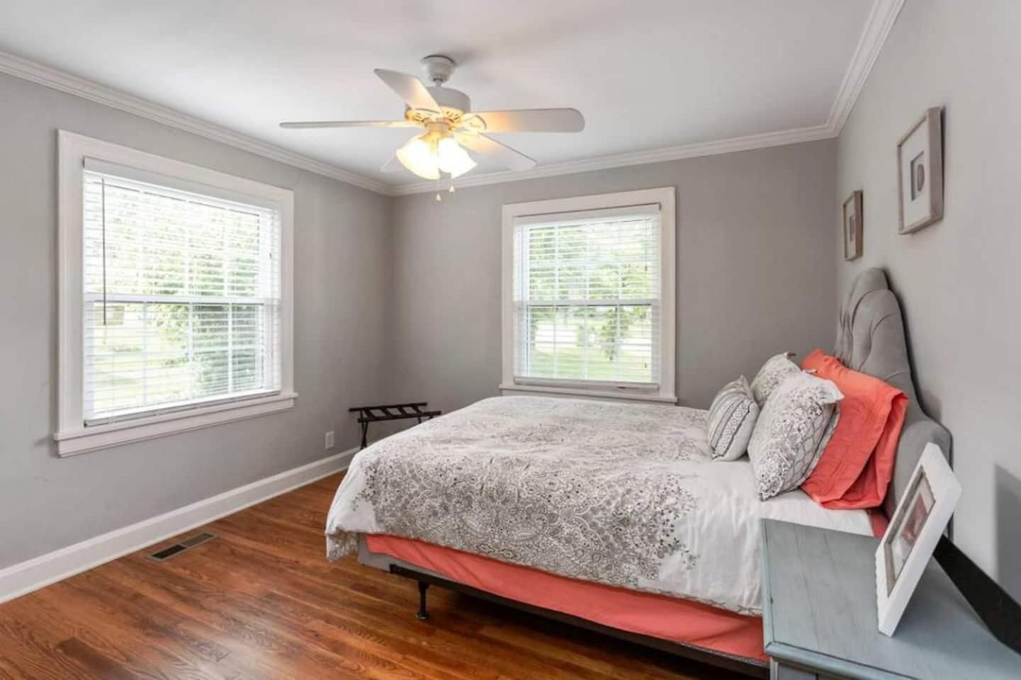 Nashville's Cumberland Holiday home *