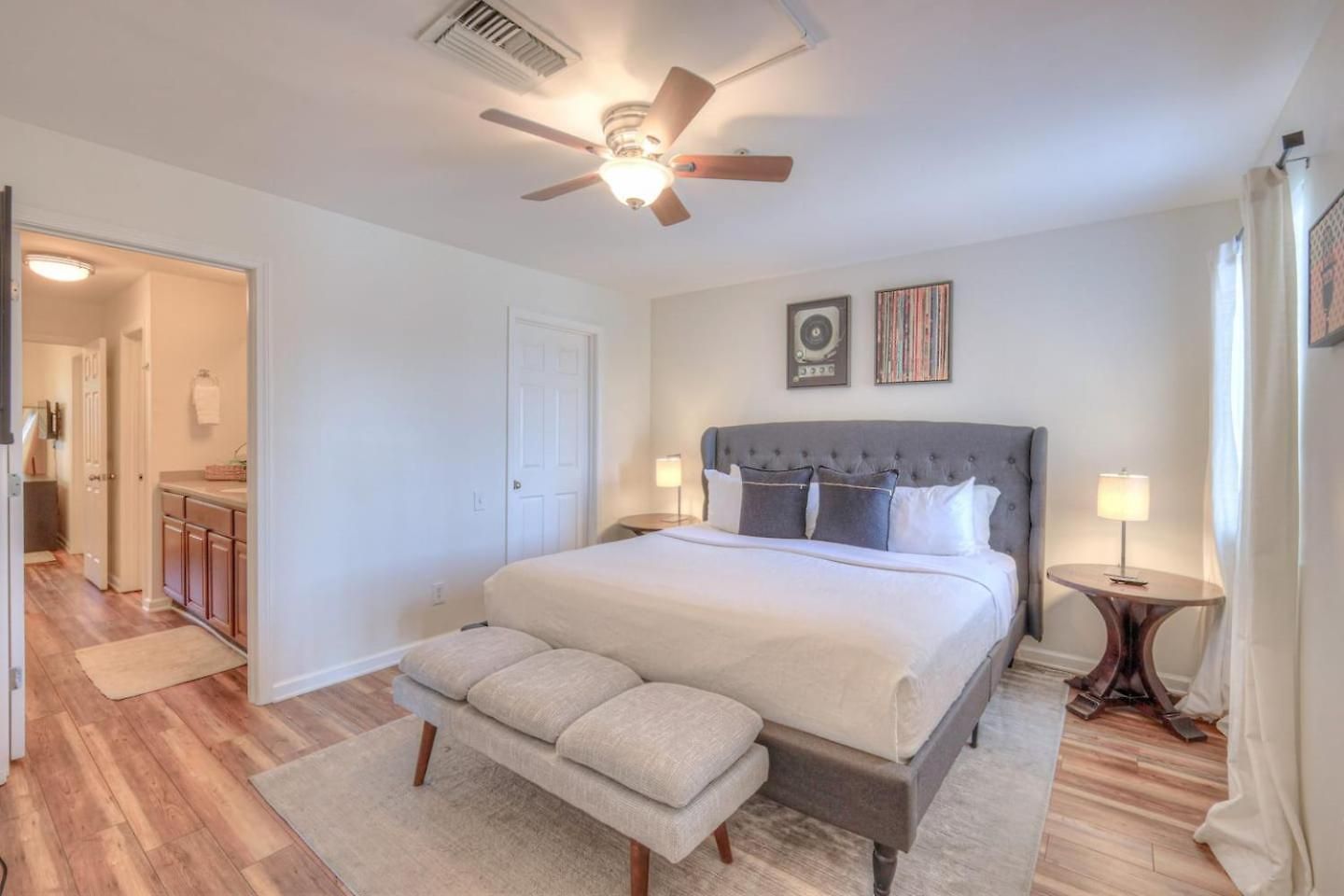 Holiday home Riverfront Retreat-near Broadway, Pool, Park Free
