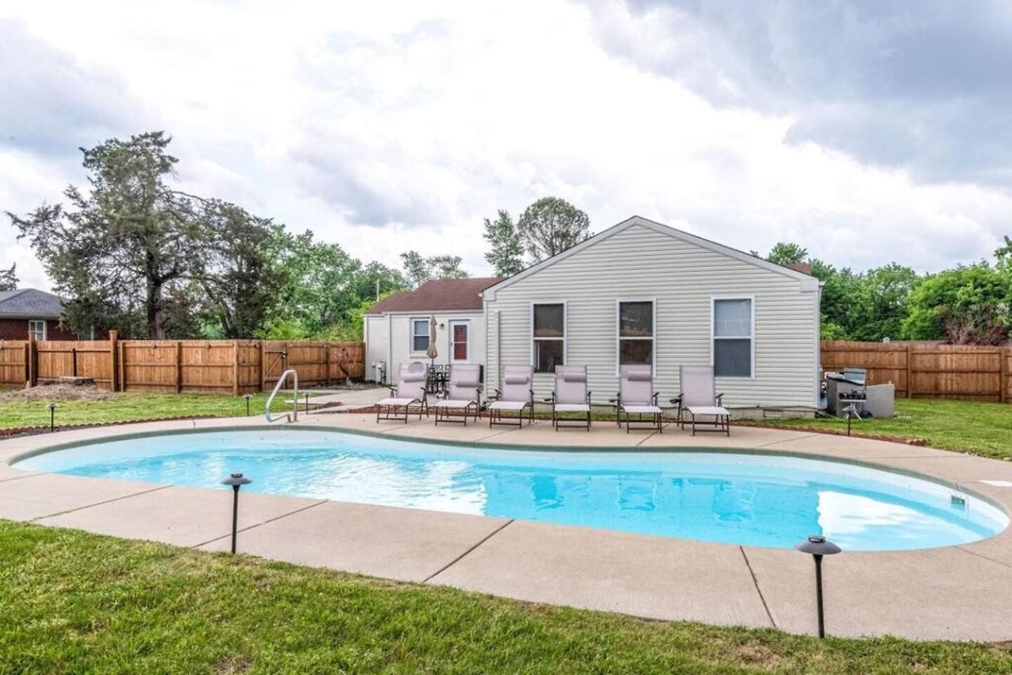 Holiday home Oasis Of Nashville, With A Pool And Hot Tub !