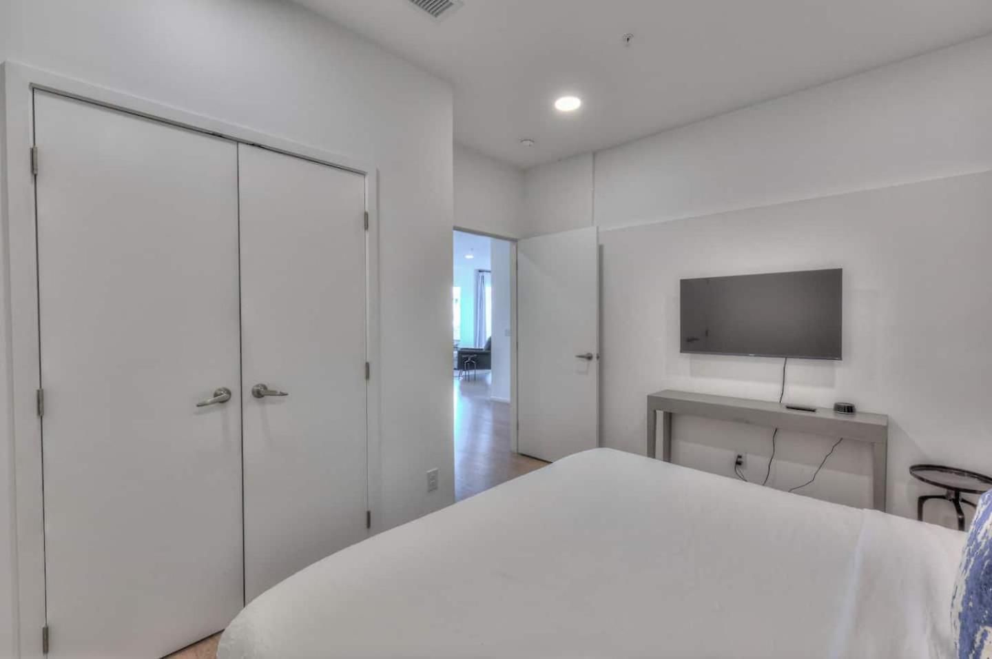 Boutique On Nashville's Riverfront- Eve #402 Holiday home *