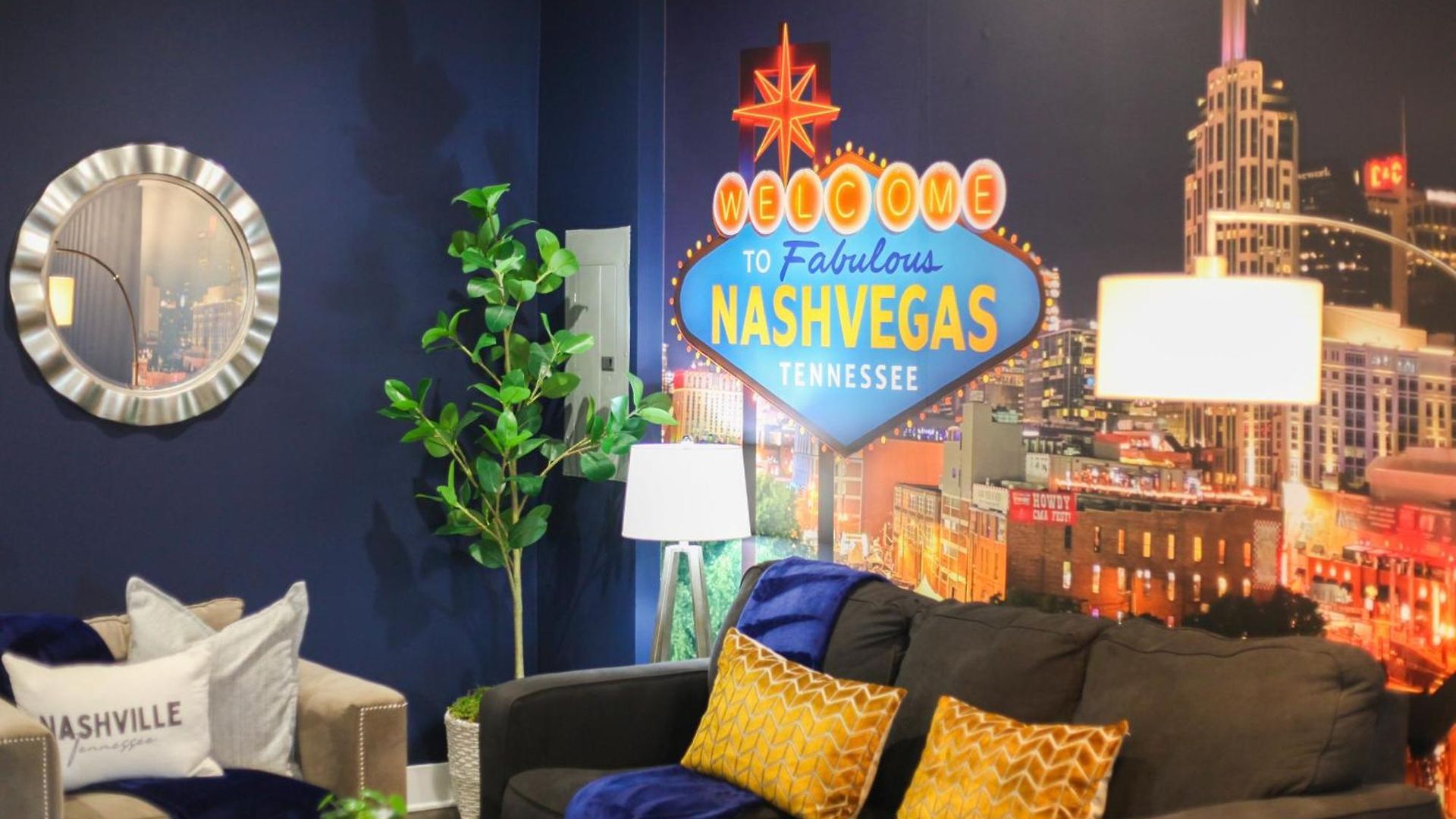 Fabulous Nashvegas Loft Retreat Near Vandy Off West End Mins To Broadway Holiday home Nashville