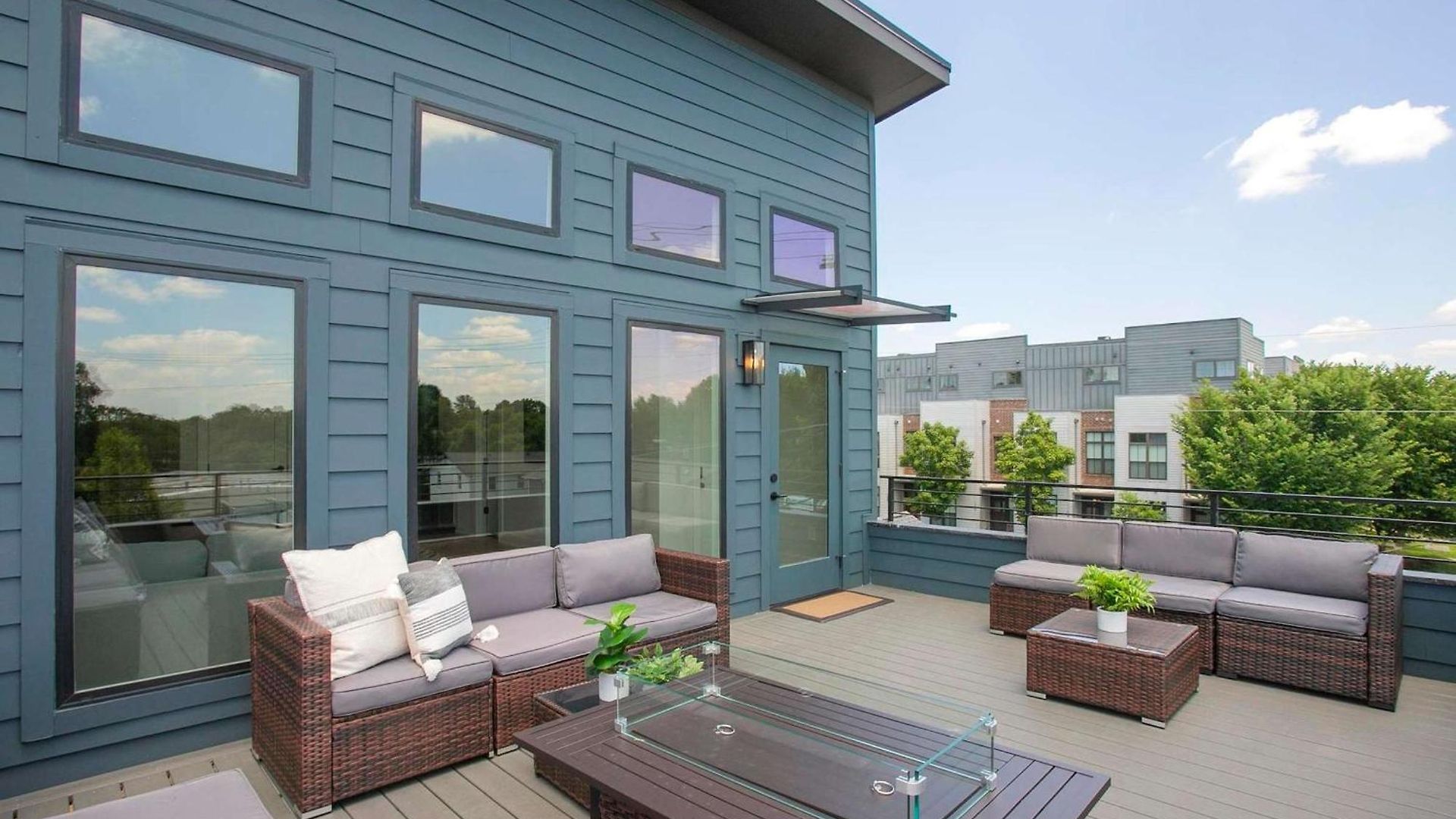 4 Bdr For 12 W Rooftop Deck & Firepit Holiday home Nashville