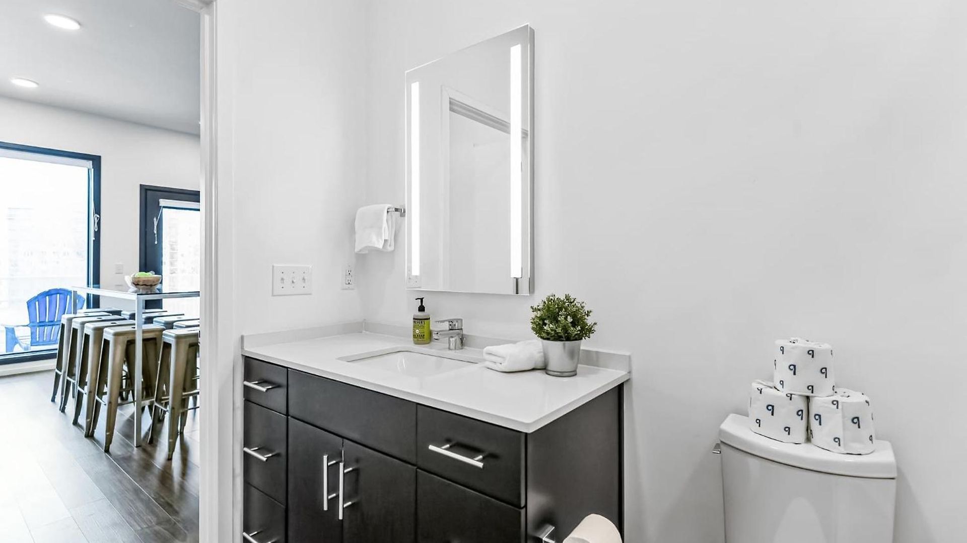 Chic For 8 In Desirable Gulch Neighborhood *