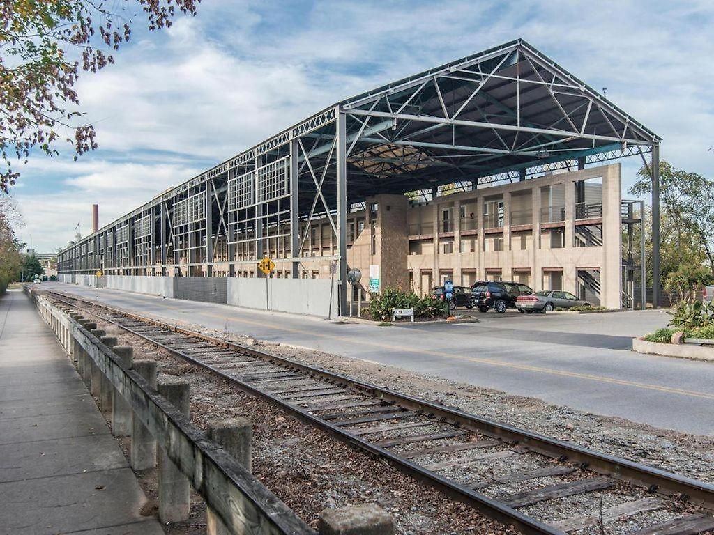 Riverfront Charm - A Scenic Downtown For 6 Nashville