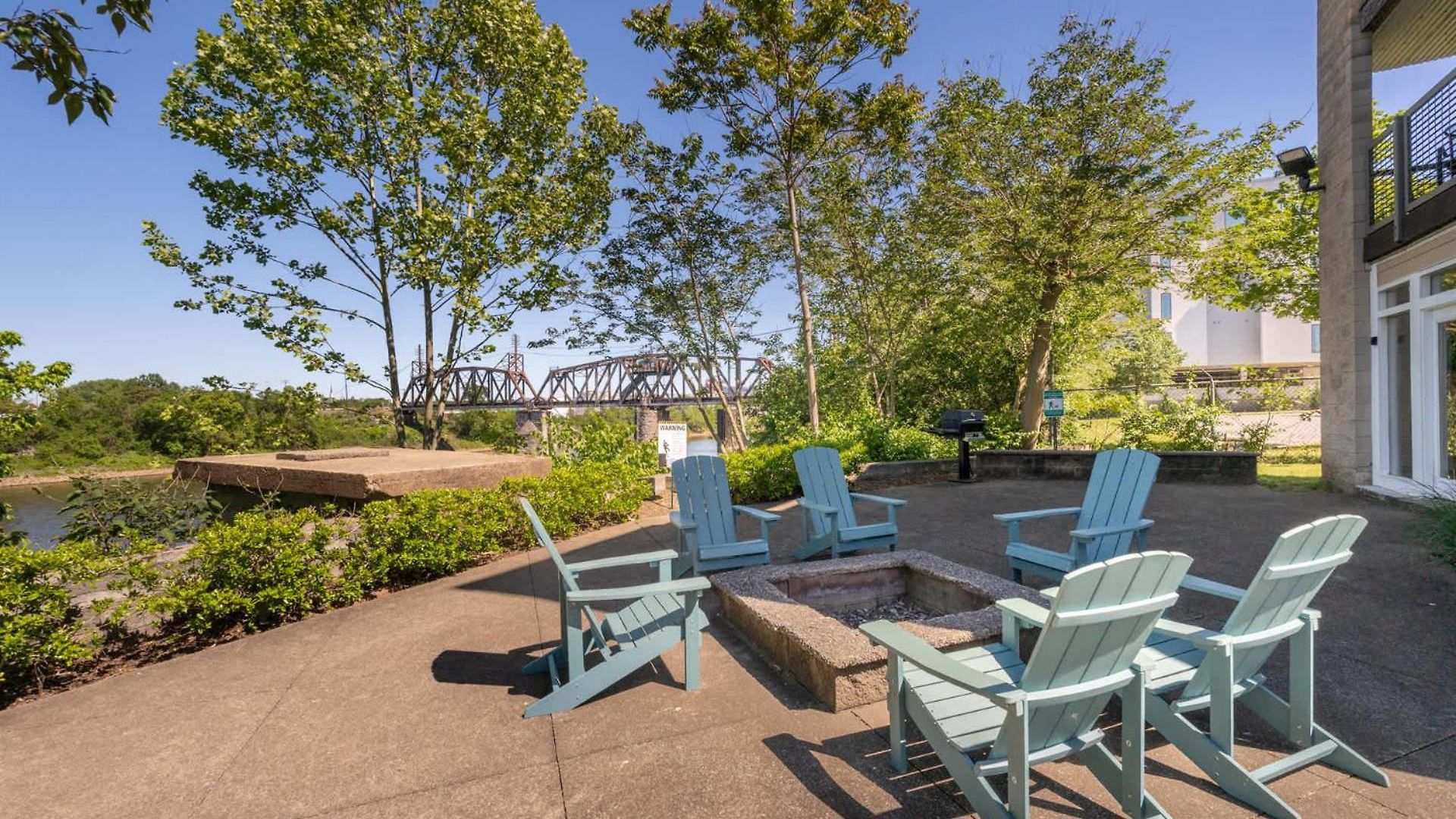 Riverfront Charm - A Scenic Downtown For 6 * Nashville