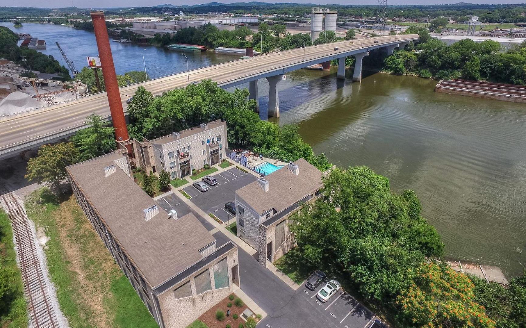 Riverfront Charm - A Scenic Downtown For 6 * Nashville