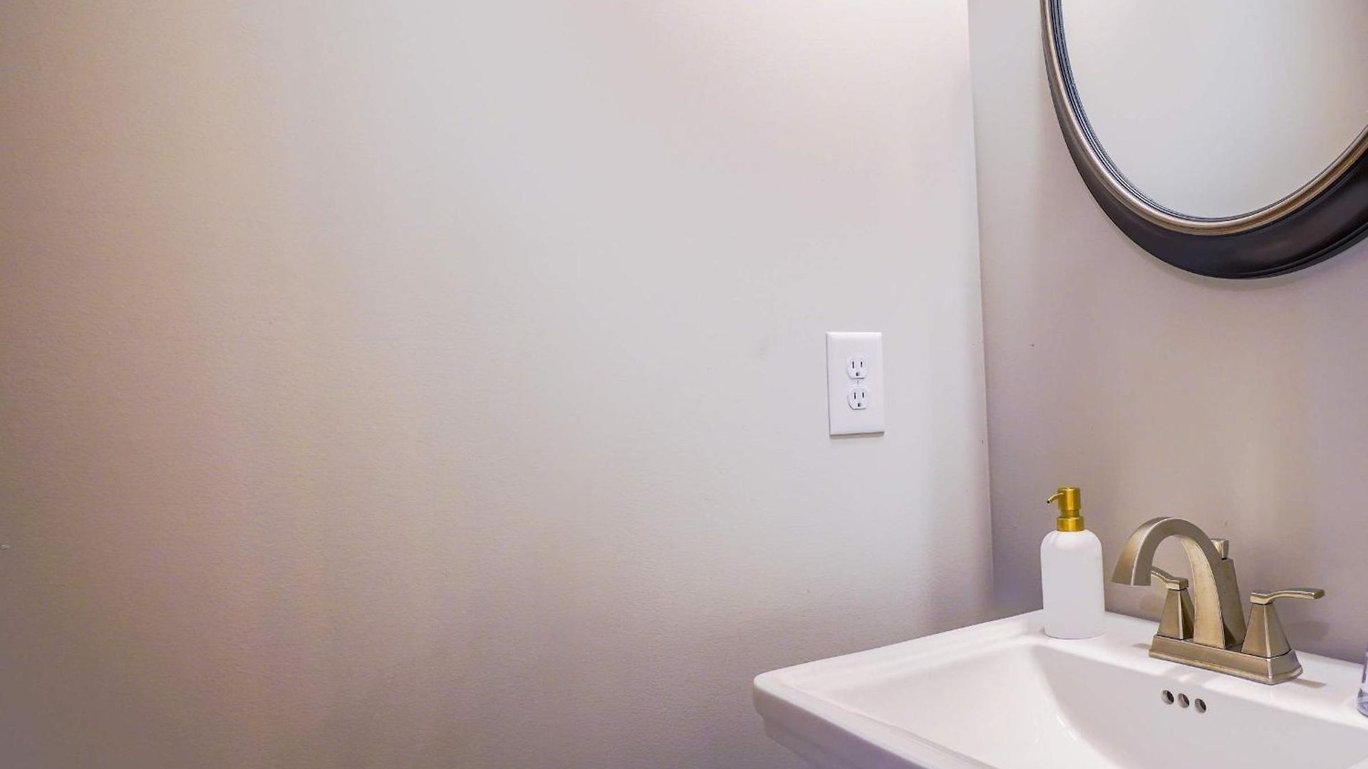 Chic Townhome In Trendy East Nash Holiday home