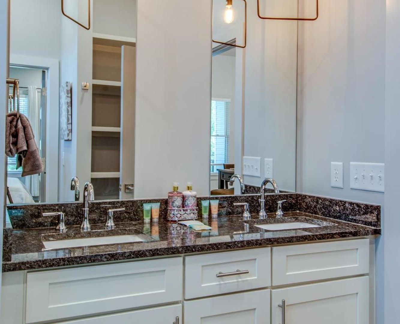 Modern Duplex - 1 Mile From Robust Nightlife Nashville