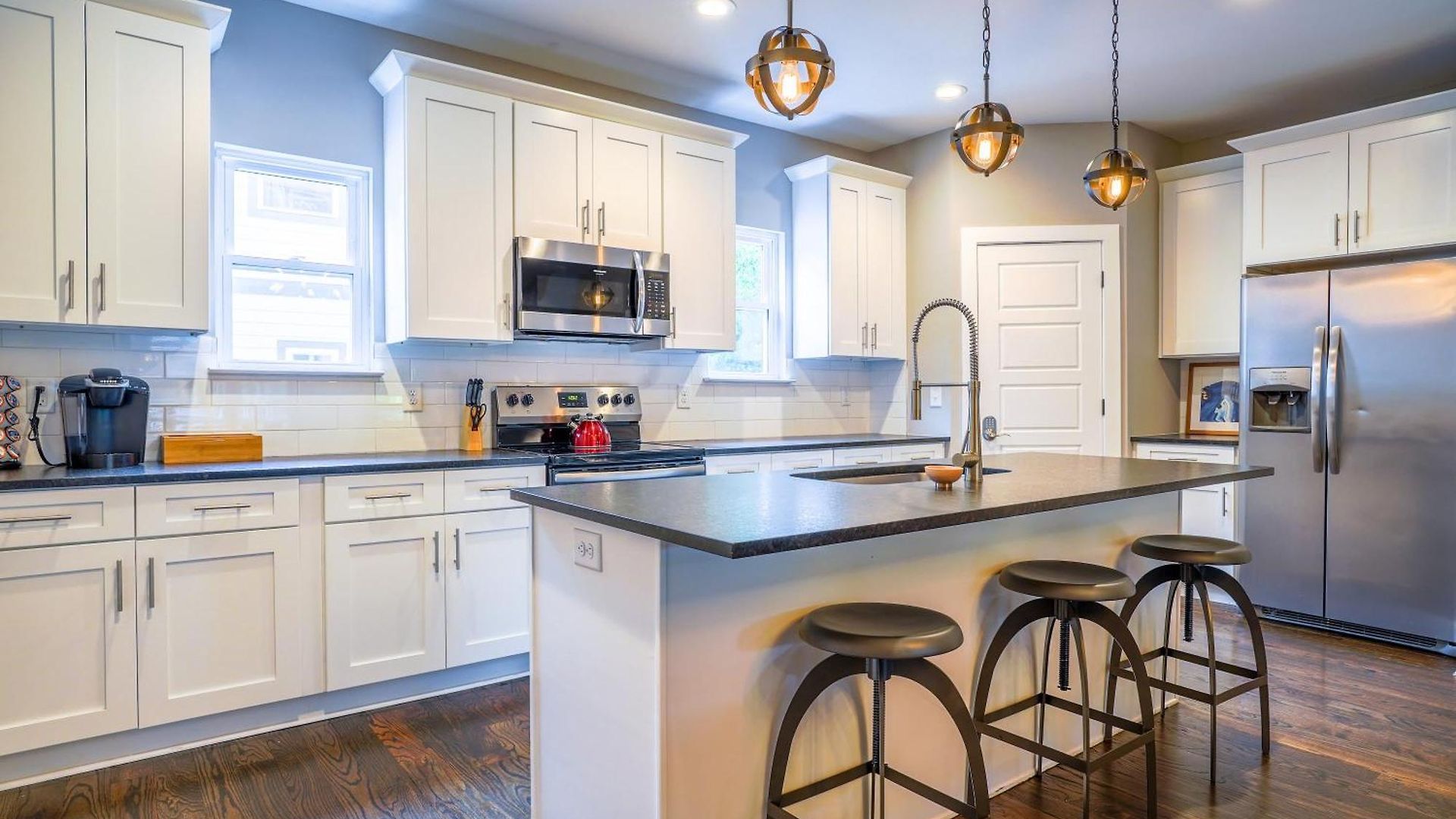Side By Side Townhomes In East Holiday home *