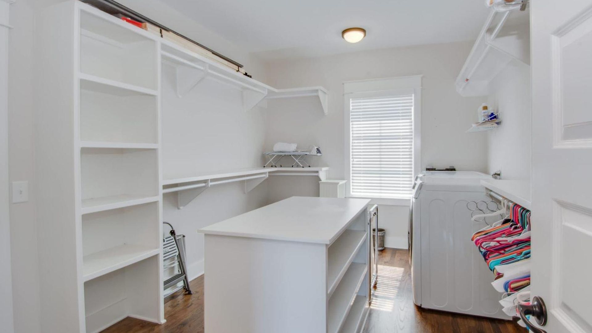 Private Backyard - Near Bicentennial Park *