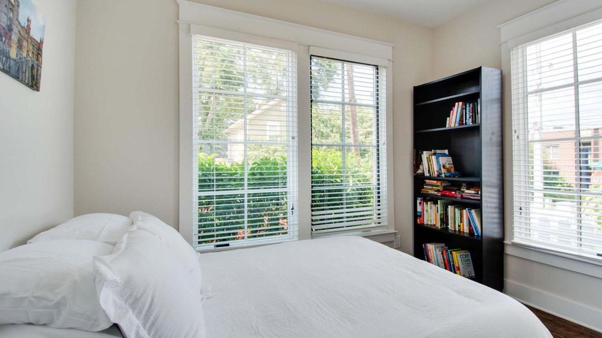 Private Backyard - Near Bicentennial Park Holiday home