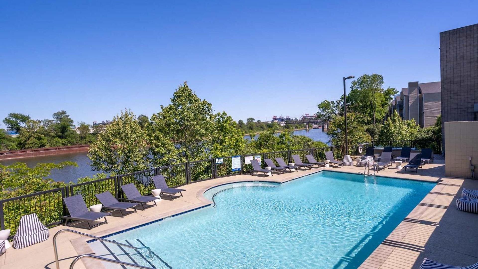 Holiday home Riverfront Minutes From Broadway *