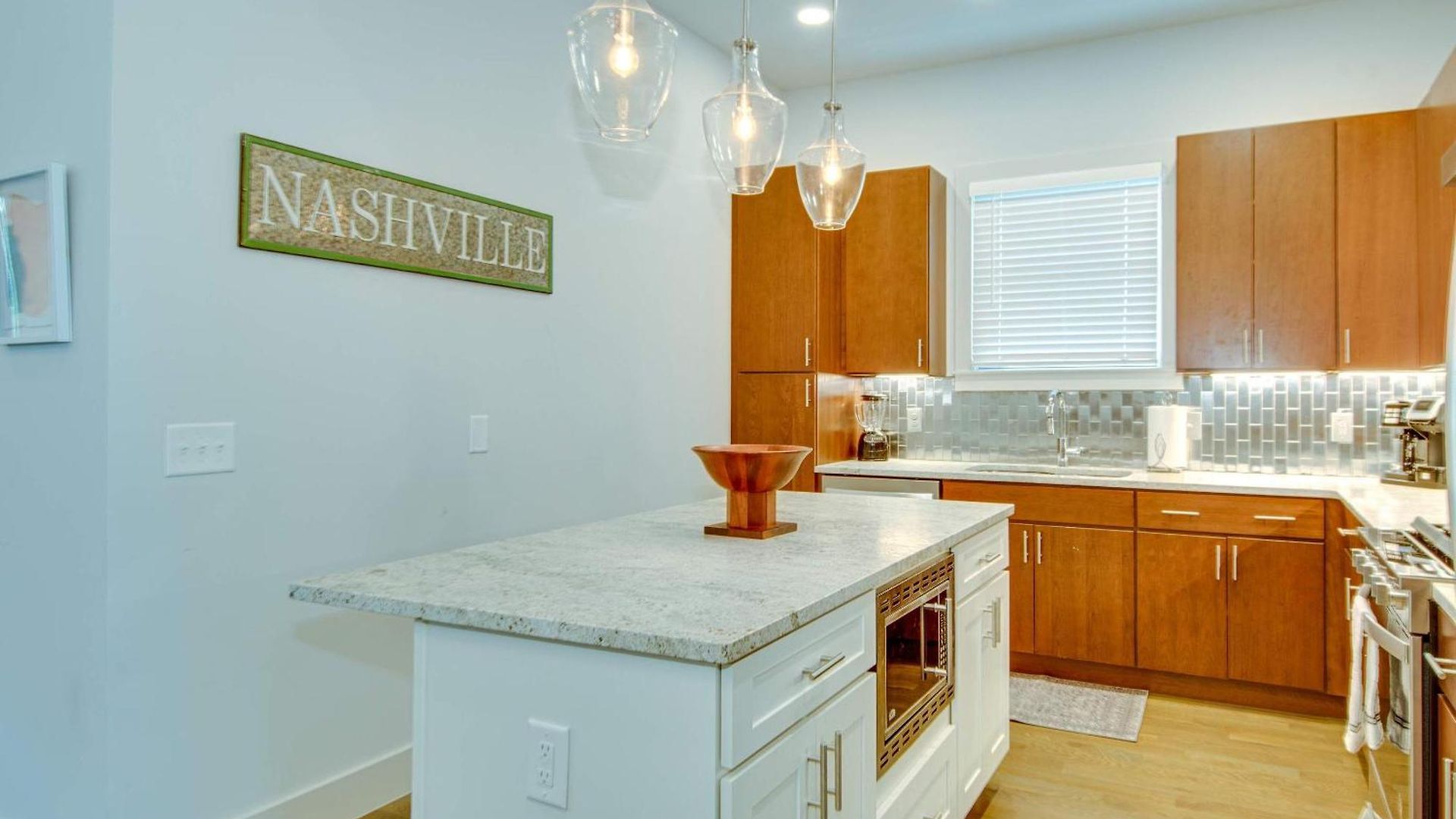 Dual - 1 Mile From Dt Nash & Farmers Market Holiday home *