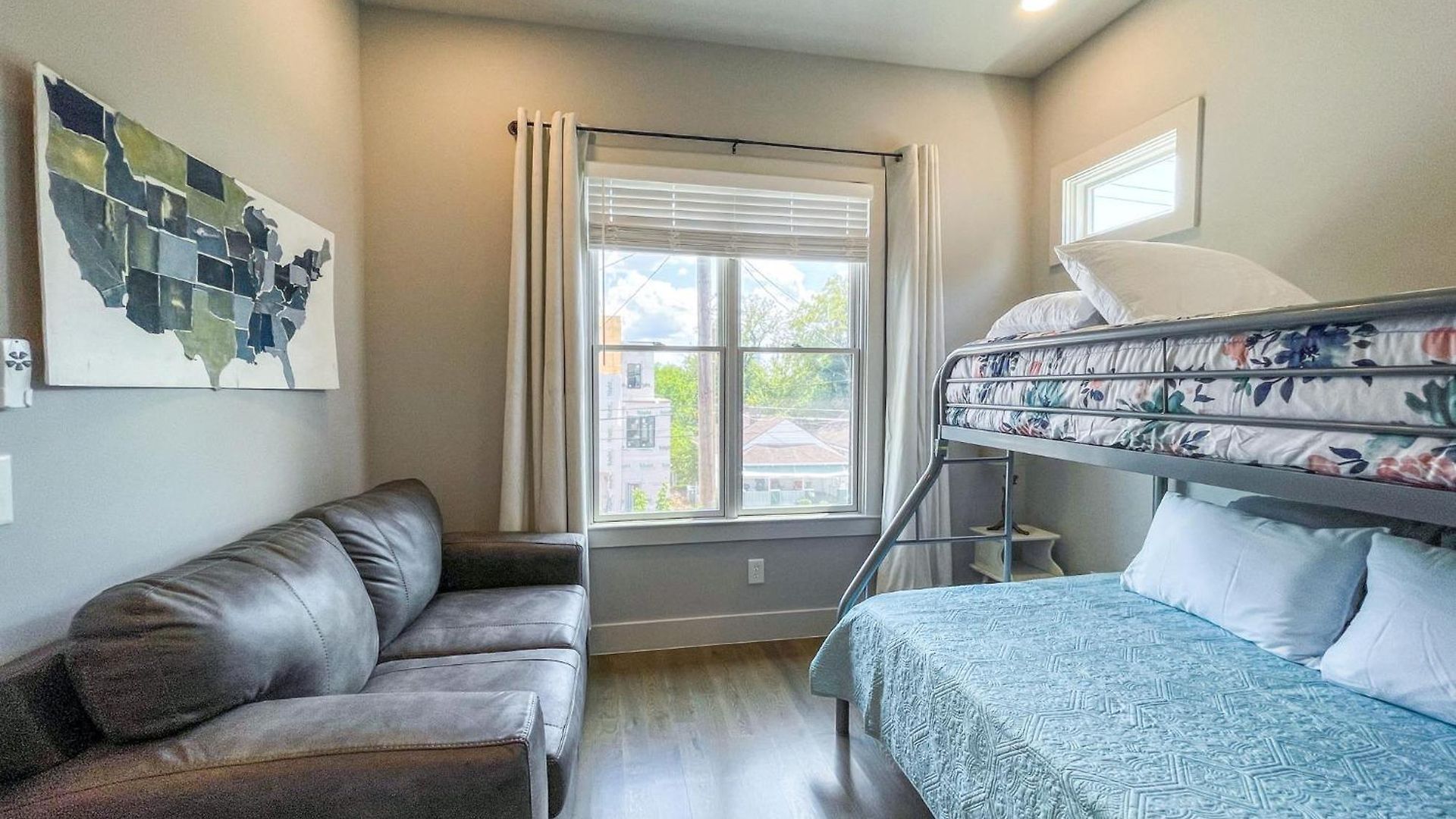 Dual - 1 Mile From Dt Nash & Farmers Market *