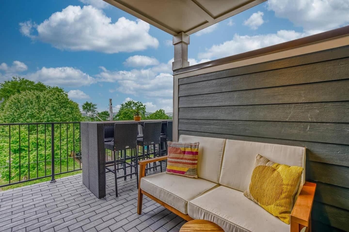 Holiday home Beautiful Balcony Sleeps 12 4 Miles From Broadway