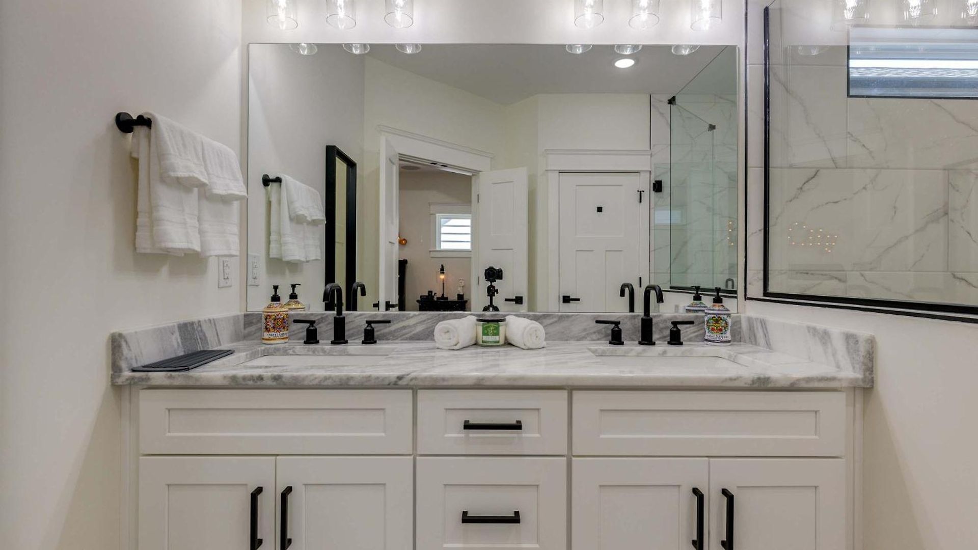 Sleek & Convenient East *