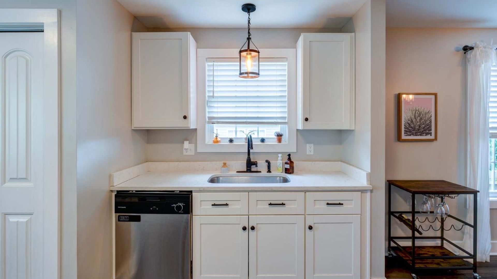 Centrally Located Cozy Pet Friendly Nashville