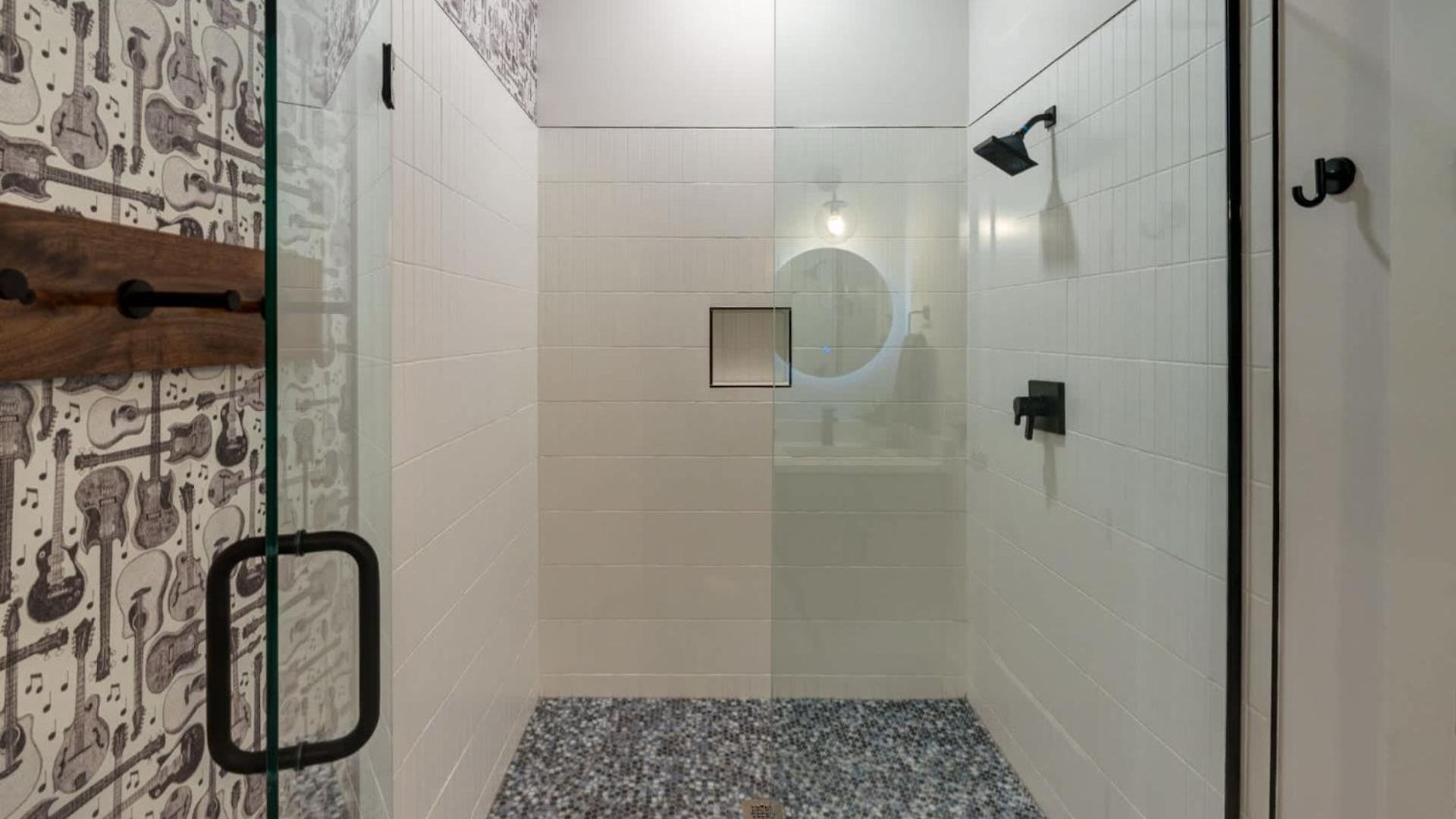 Holiday home Trendy Close To Nissan Stadium