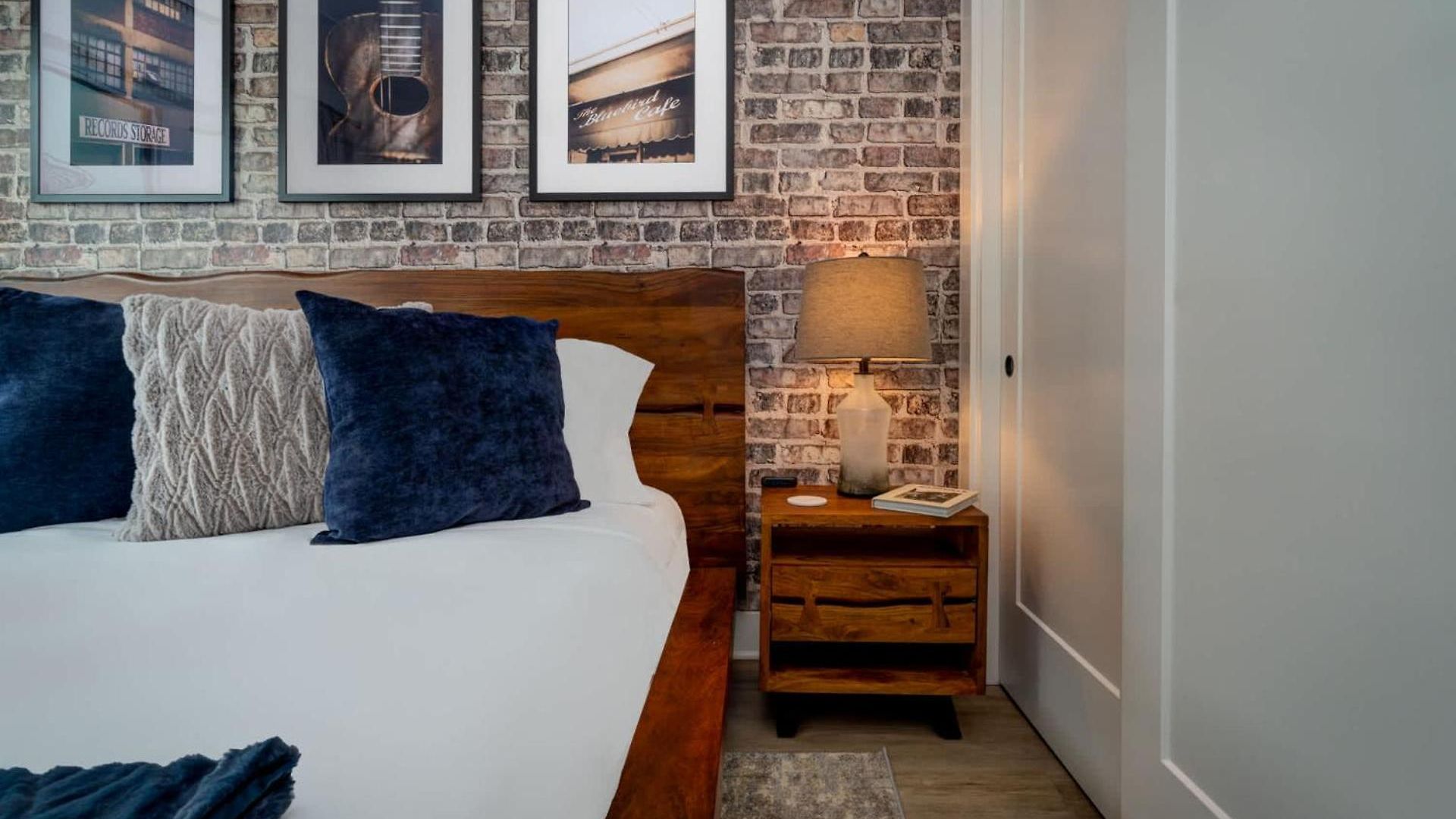 Trendy Close To Nissan Stadium Holiday home Nashville