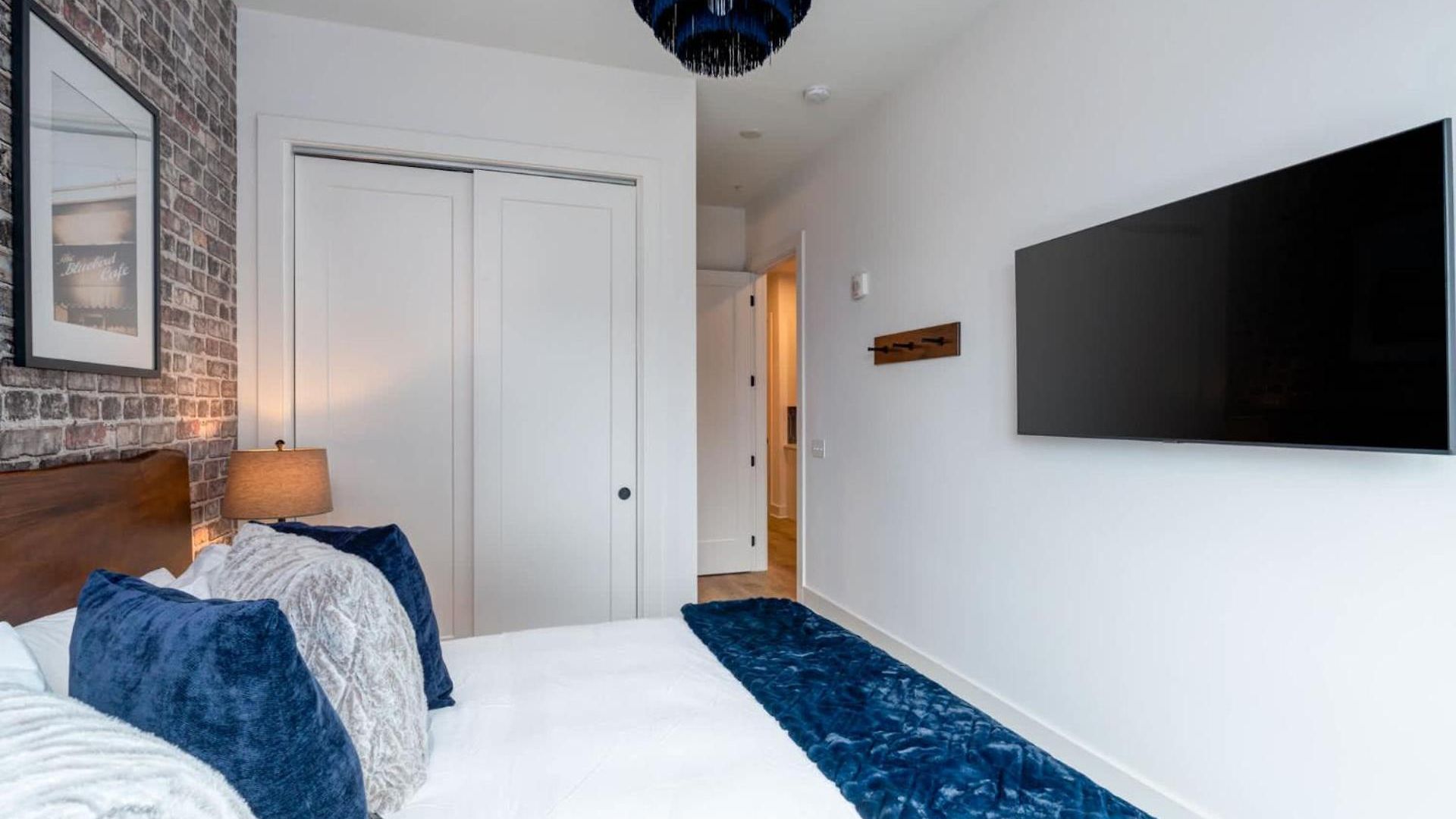Trendy Close To Nissan Stadium Holiday home Nashville